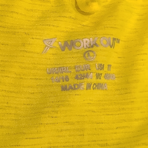 🏷3/$15🏷 Work Out Lightweight Razor Back Tank Tops - Large - Picture 2 of 3